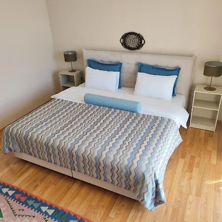 Juno A Flat In The Apartment Selcuk